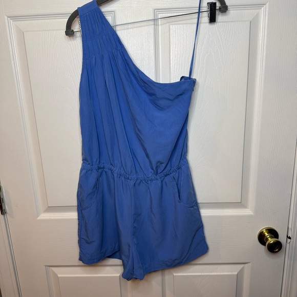 Banana Republic Women’s Blue One Shoulder Shorts Romper Size 4 GUC - Picture 1 of 7